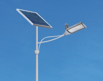 華可：太陽(yáng)能路燈蓄電池應(yīng)如何維護(hù)？