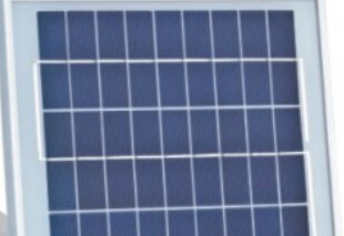 太陽能光伏廠家：如何清理自家屋頂太陽能發(fā)電系統(tǒng)？